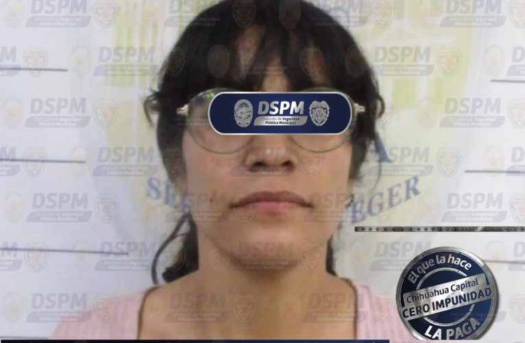 Detienen a mujer con aparente cristal en la colonia Pavis Borunda, en Chihuahua