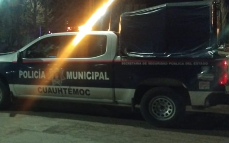 Trasladan a hospital a hombre detenido por alterar el orden en el fraccionamiento San Antonio