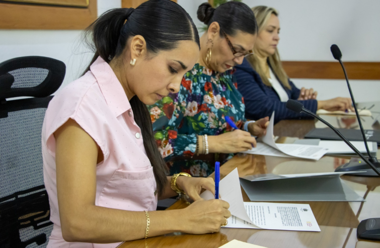 Firman IEE y CPC convenio para fortalecer educación cívica y prevención de la corrupción