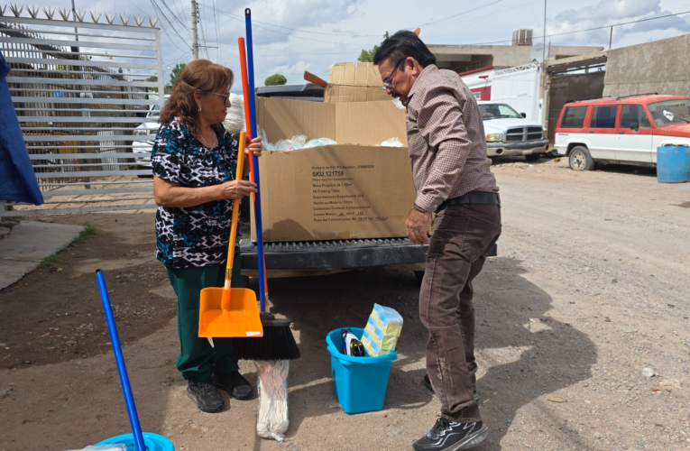 Entregan enseres y artículos de limpieza a 95 familias de Chihuahua
